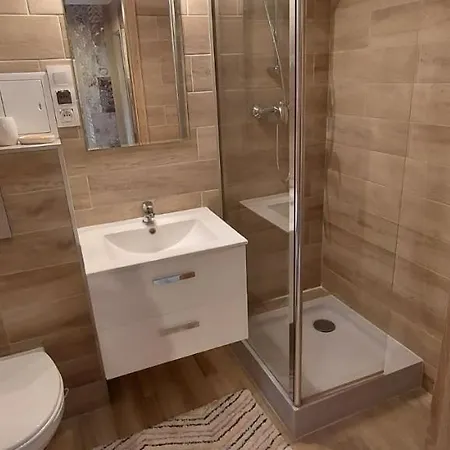 Old Town Apartment *